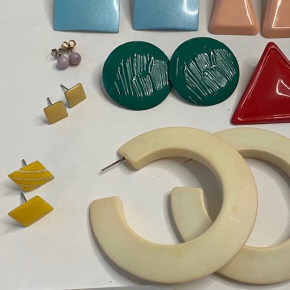 Vintage 1980/ 90's earrings lot. 39 pairs. Pierced  ears all styles. - Picture 9 of 16